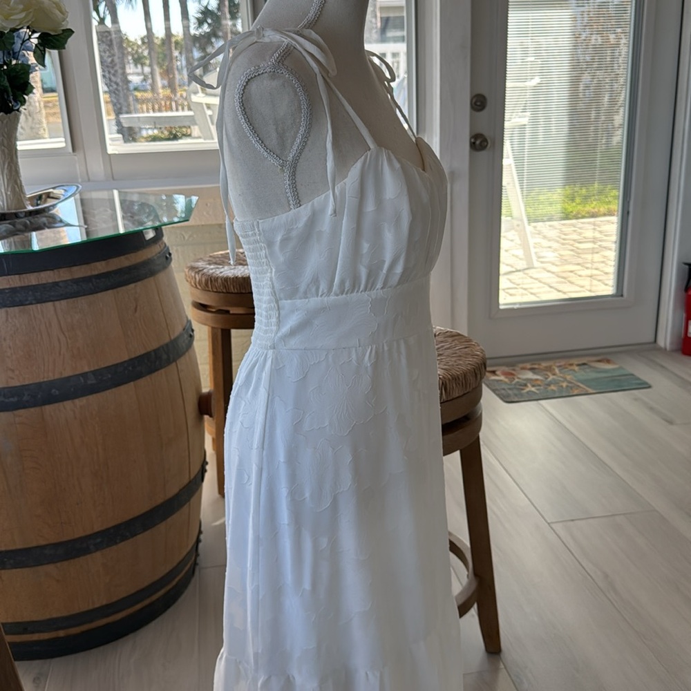 White dress by “Extraordinary” size Medium - Picture 2 of 3